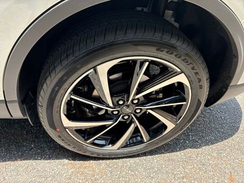 Certified 2023 Lincoln Corsair Reserve FWD image 12