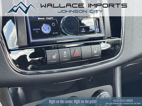 Used 2014 Chrysler 200 Limited FWD image 22