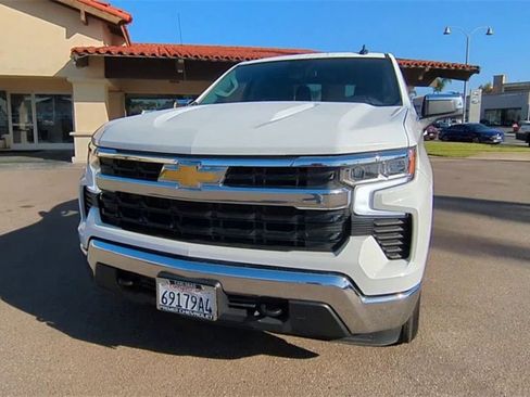 Used 2025 Chevrolet Silverado 1500 LT image 3