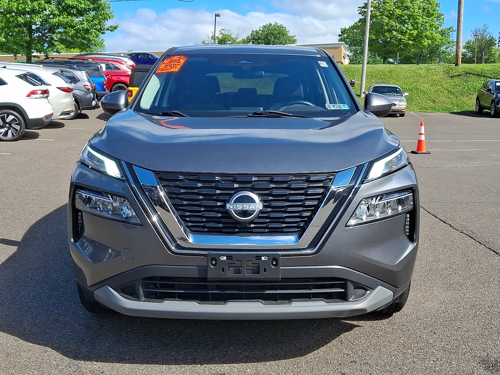 Used 2023 Nissan Rogue SV AWD/4WD image 2