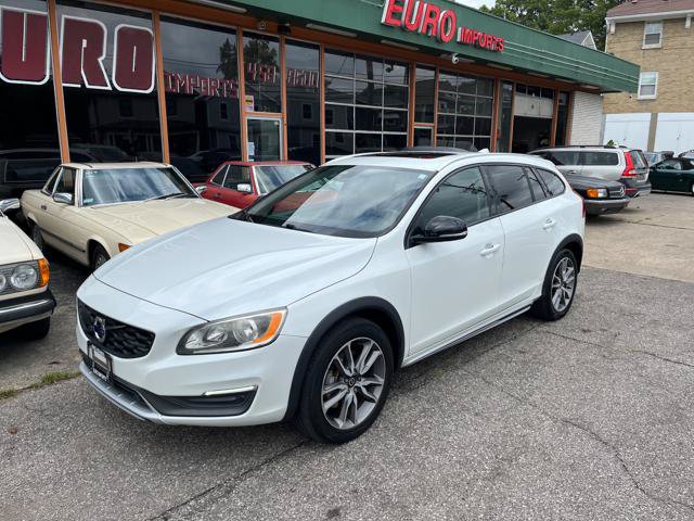 Used 2016 Volvo V60 T5 Cross Country w/ Convenience Package AWD/4WD image 2