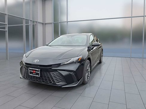New 2026 Toyota Camry SE image 4