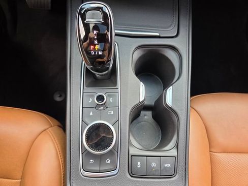 Used 2025 Cadillac XT4 Premium Luxury FWD image 23