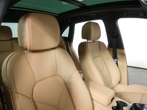 New 2026 Porsche Macan S image 25