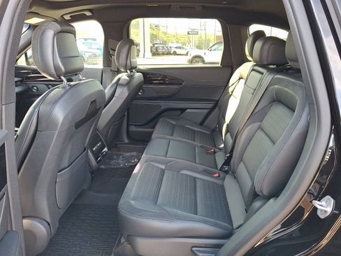 Used 2024 Lincoln Nautilus Reserve w/ Equipment Group 202A image 10