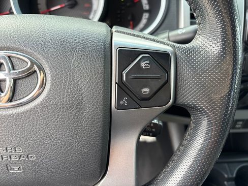 Used 2015 Toyota Tacoma 4x4 Access Cab V6 image 19
