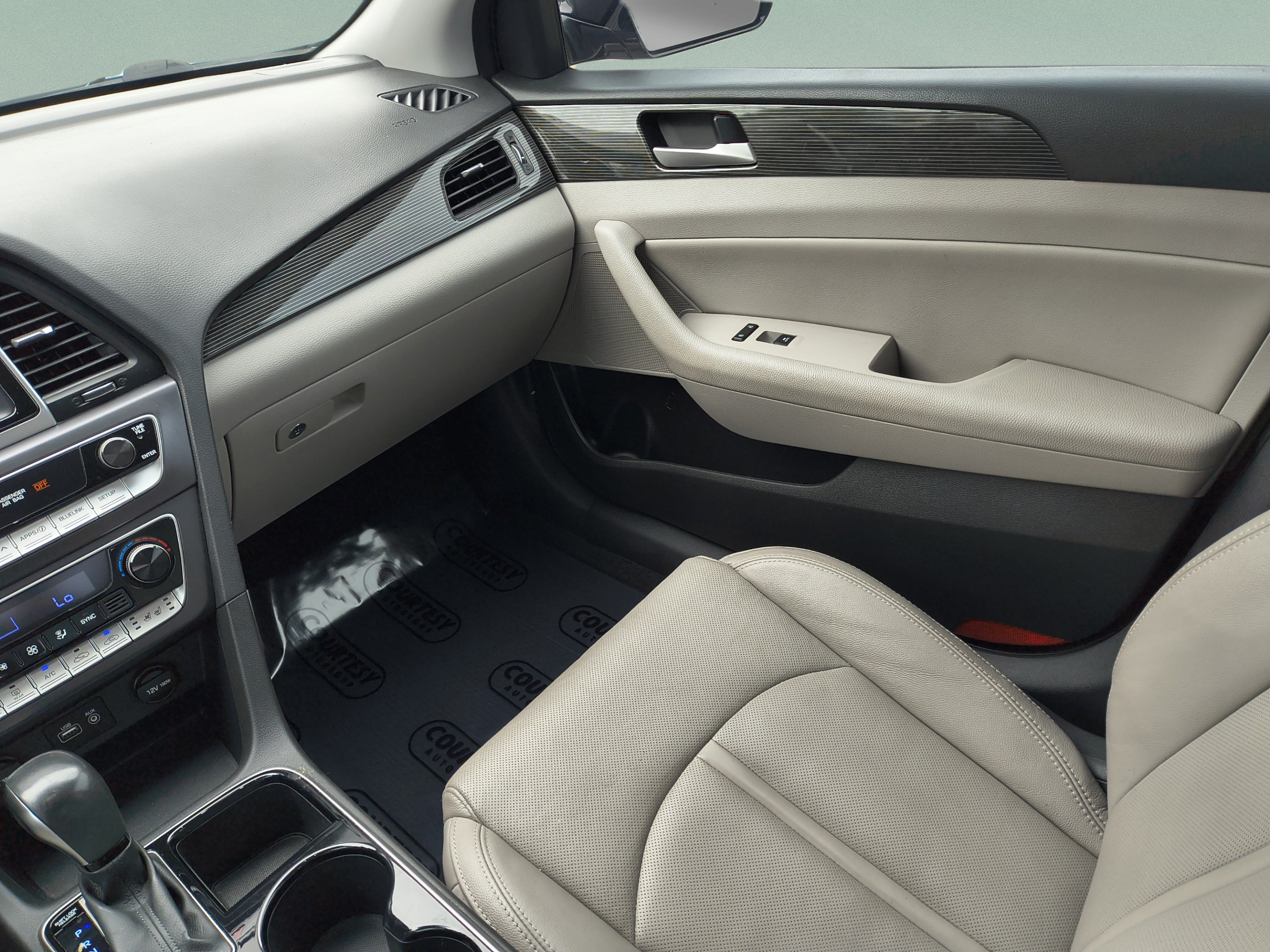 Used 2018 Hyundai Sonata Limited FWD image 13