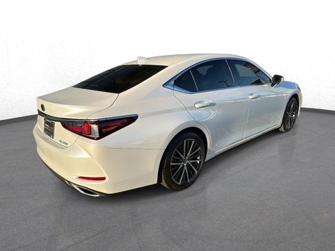 Used 2023 Lexus ES 350 w/ Premium Package FWD image 3