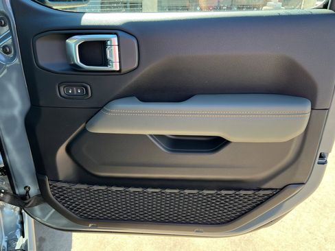 New 2026 Jeep Gladiator Mojave image 21