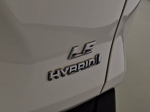 Used 2024 Toyota RAV4 LE AWD/4WD image 37