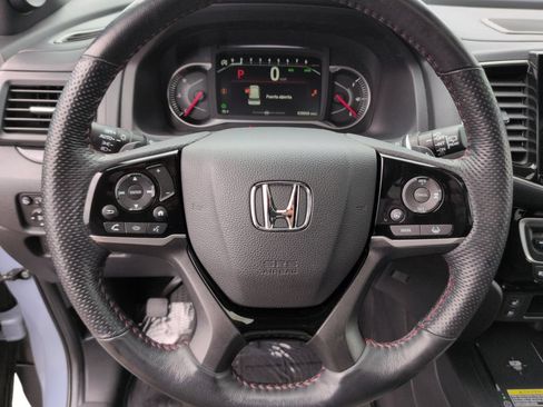Used 2025 Honda Passport Black Edition image 12