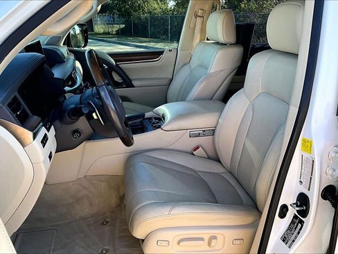 Used 2017 Lexus LX 570 4WD image 7