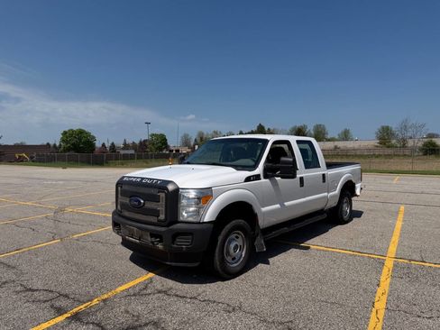 Used 2012 Ford F250 XL w/ Camper Pkg image 1