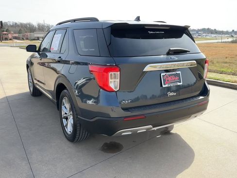 Used 2022 Ford Explorer XLT w/ Equipment Group 202A image 7