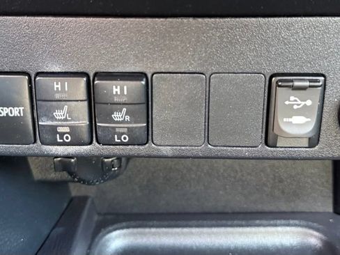 Used 2017 Toyota RAV4 SE w/ Power Extra Value Package AWD/4WD image 33