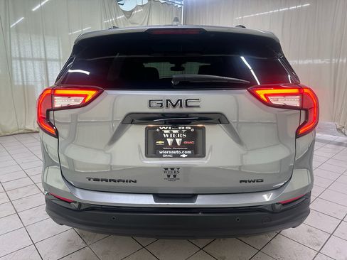 Used 2023 GMC Terrain SLT w/ Infotainment Package II AWD/4WD image 5
