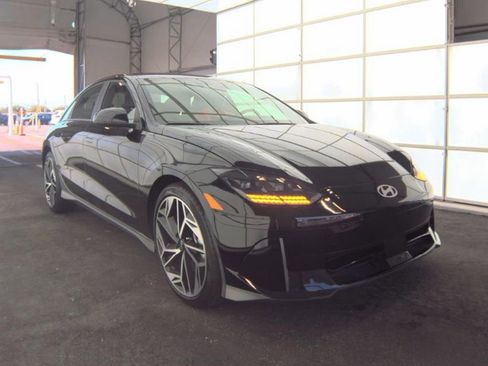 Used 2025 Hyundai Ioniq 6 SEL RWD image 4