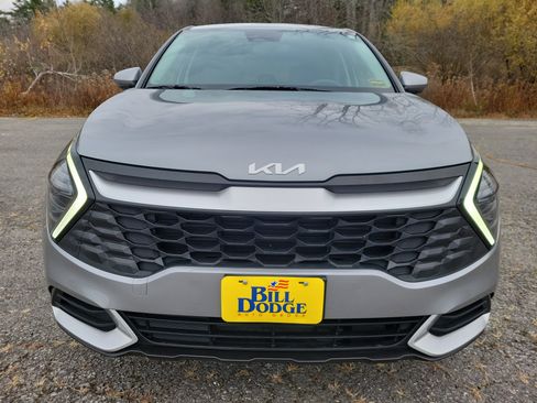 Used 2024 Kia Sportage LX image 2