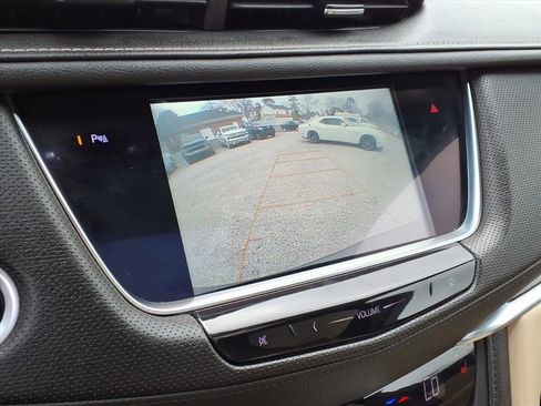 Used 2018 Cadillac XT5 Luxury w/ Driver Awareness Package image 22