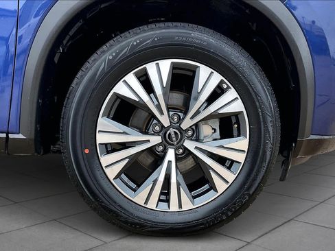 Used 2023 Nissan Rogue SV image 13