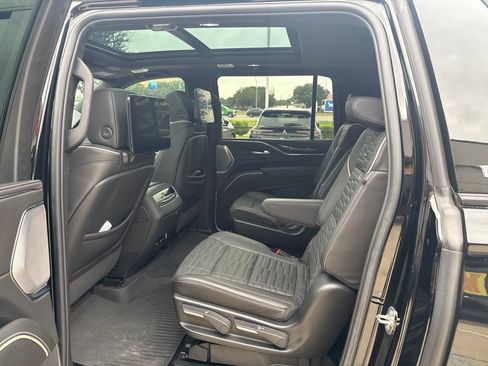 Used 2024 Cadillac Escalade ESV V w/ LPO, Floor Liner Package AWD/4WD image 5
