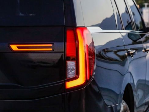 Used 2025 Ford Expedition Platinum AWD/4WD image 10