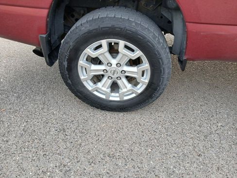 Used 2017 Nissan Titan SV image 21