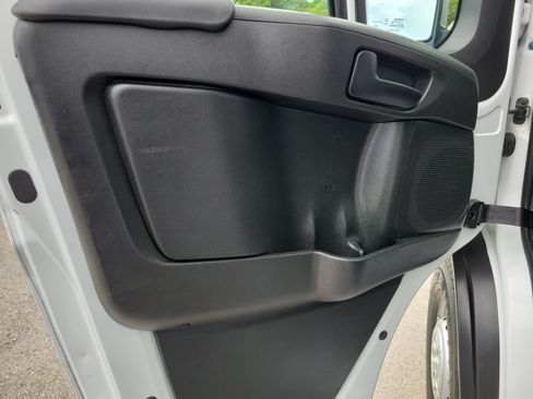 Used 2025 RAM ProMaster 2500 w/ U-Haul Equipment Group FWD image 24