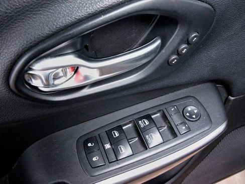 Used 2019 Jeep Cherokee Limited w/ Trailer Tow Group image 11