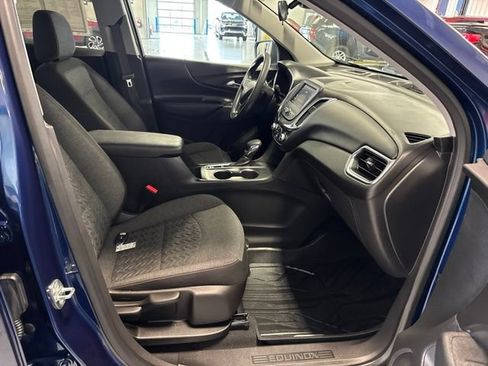 Used 2022 Chevrolet Equinox LT w/ LPO, Floor Liner Package FWD image 17