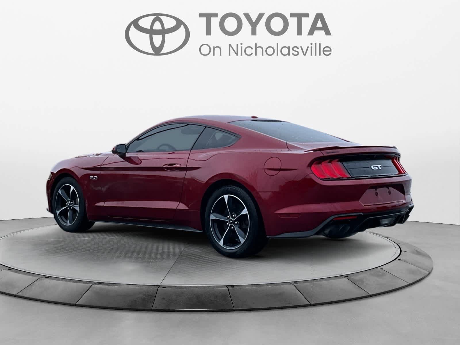 Used 2019 Ford Mustang GT RWD image 3