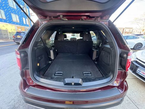 Used 2019 Ford Explorer XLT image 13