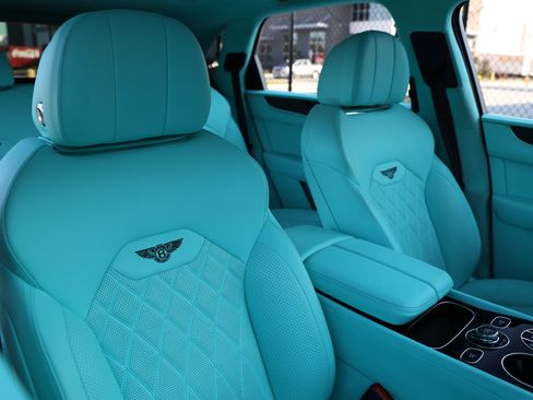 Used 2021 Bentley Bentayga image 18