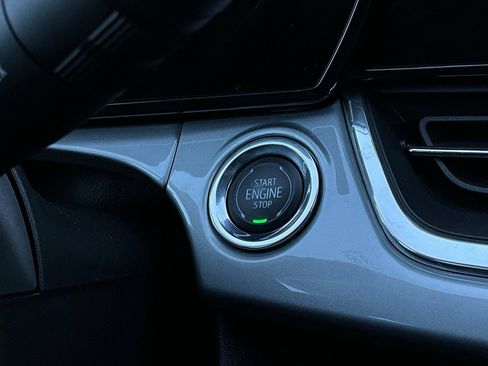 Used 2025 Chevrolet Trax LT image 25