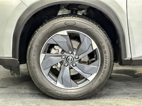 Used 2025 Nissan Rogue SV image 24