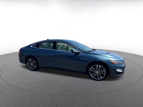 Used 2024 Chevrolet Malibu LT image 2