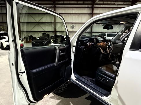 Used 2023 Toyota 4Runner SR5 Premium w/ Moonroof Package AWD/4WD image 12