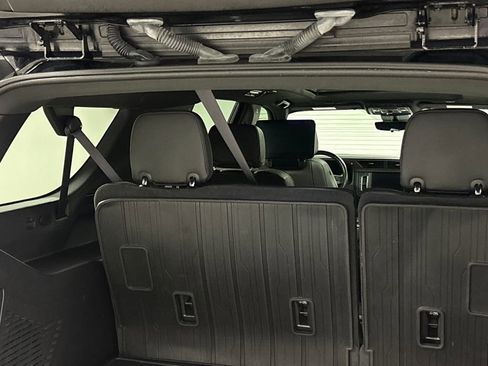 Used 2023 GMC Yukon XL Denali w/ Denali Reserve Package image 19