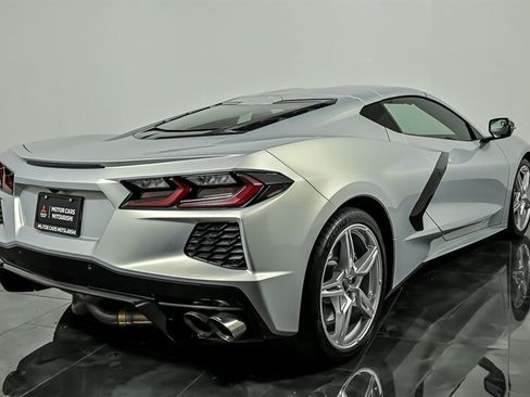 Used 2021 Chevrolet Corvette Stingray Coupe w/ 1LT RWD image 9