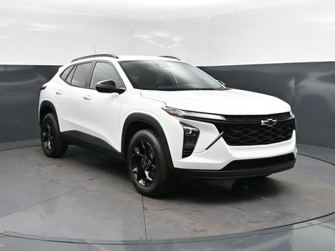 New 2026 Chevrolet Trax LT FWD image 9