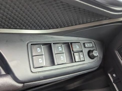 Used 2018 Toyota C-HR XLE FWD image 30