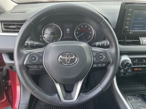 Used 2021 Toyota RAV4 XLE w/ XLE Grade Weather Package image 28