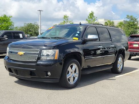 Used 2014 Chevrolet Suburban LTZ RWD image 3