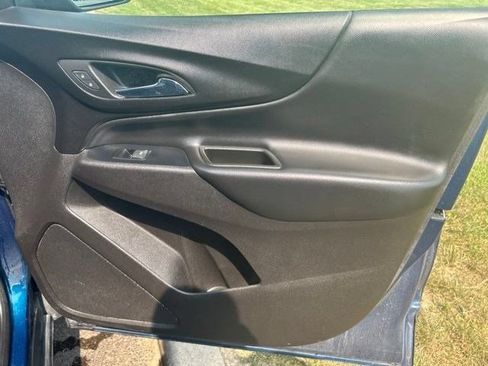 Used 2019 Chevrolet Equinox LT w/ Driver Convenience Package FWD image 39