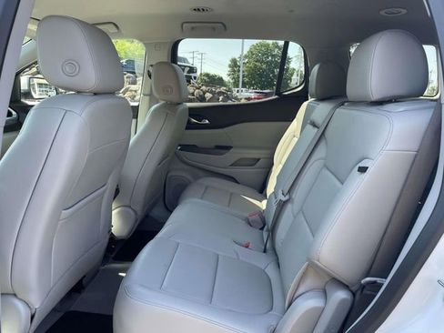 Used 2023 GMC Acadia SLT FWD image 13