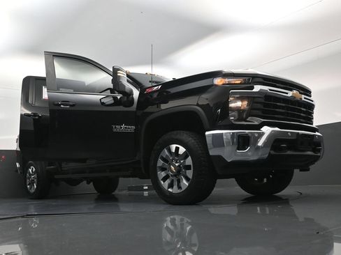 Used 2025 Chevrolet Silverado 2500 LT w/ Texas Edition AWD/4WD image 27