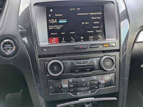 Used 2017 Ford Explorer XLT w/ Equipment Group 202A FWD image 12
