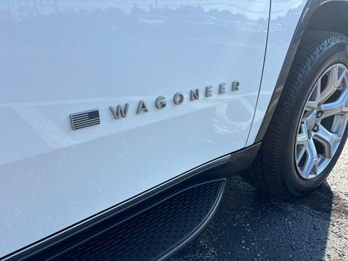 Used 2022 Jeep Wagoneer Series II AWD/4WD image 9