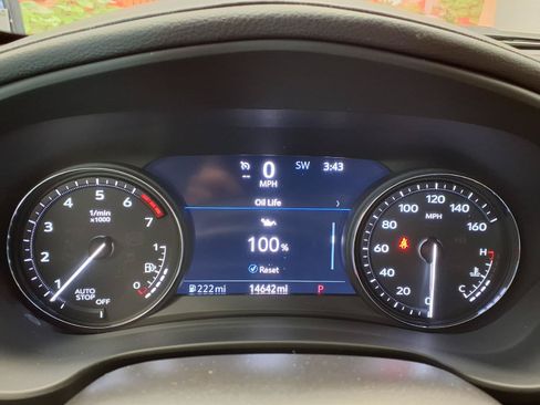 Certified 2023 Cadillac XT4 Premium Luxury w/ Technology Package FWD image 31