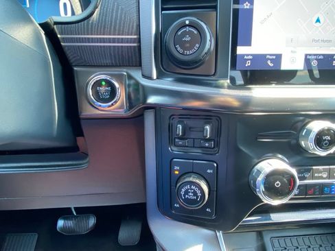 Used 2023 Ford F150 Platinum w/ FX4 Off-Road Package AWD/4WD image 32
